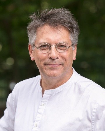 Dr. Graham F Hatfull